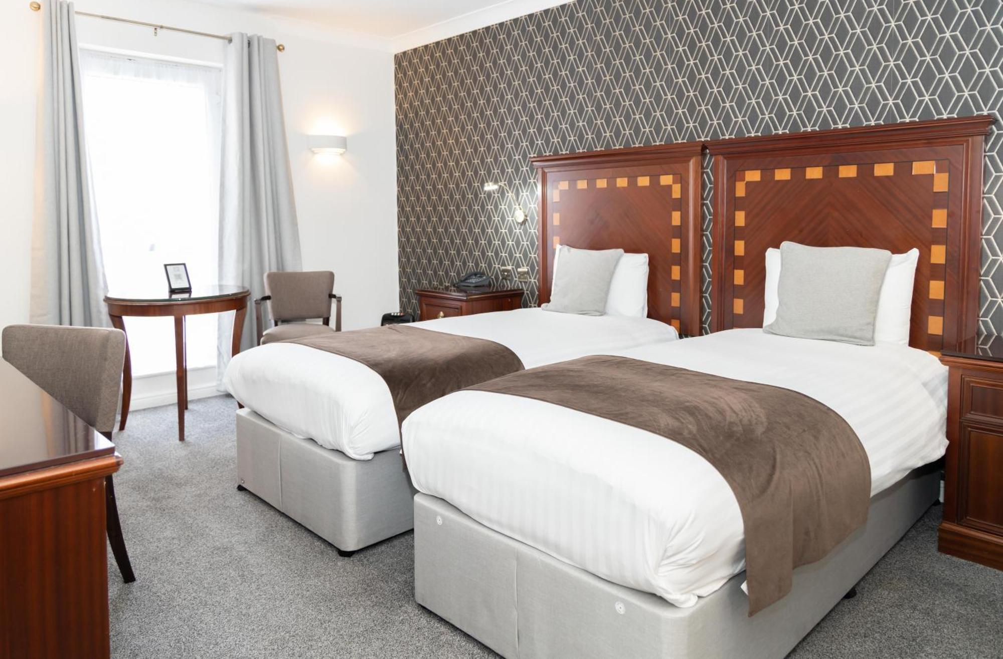 Manor Of Groves Hotel, Golf & Health Club Собриджворт Экстерьер фото